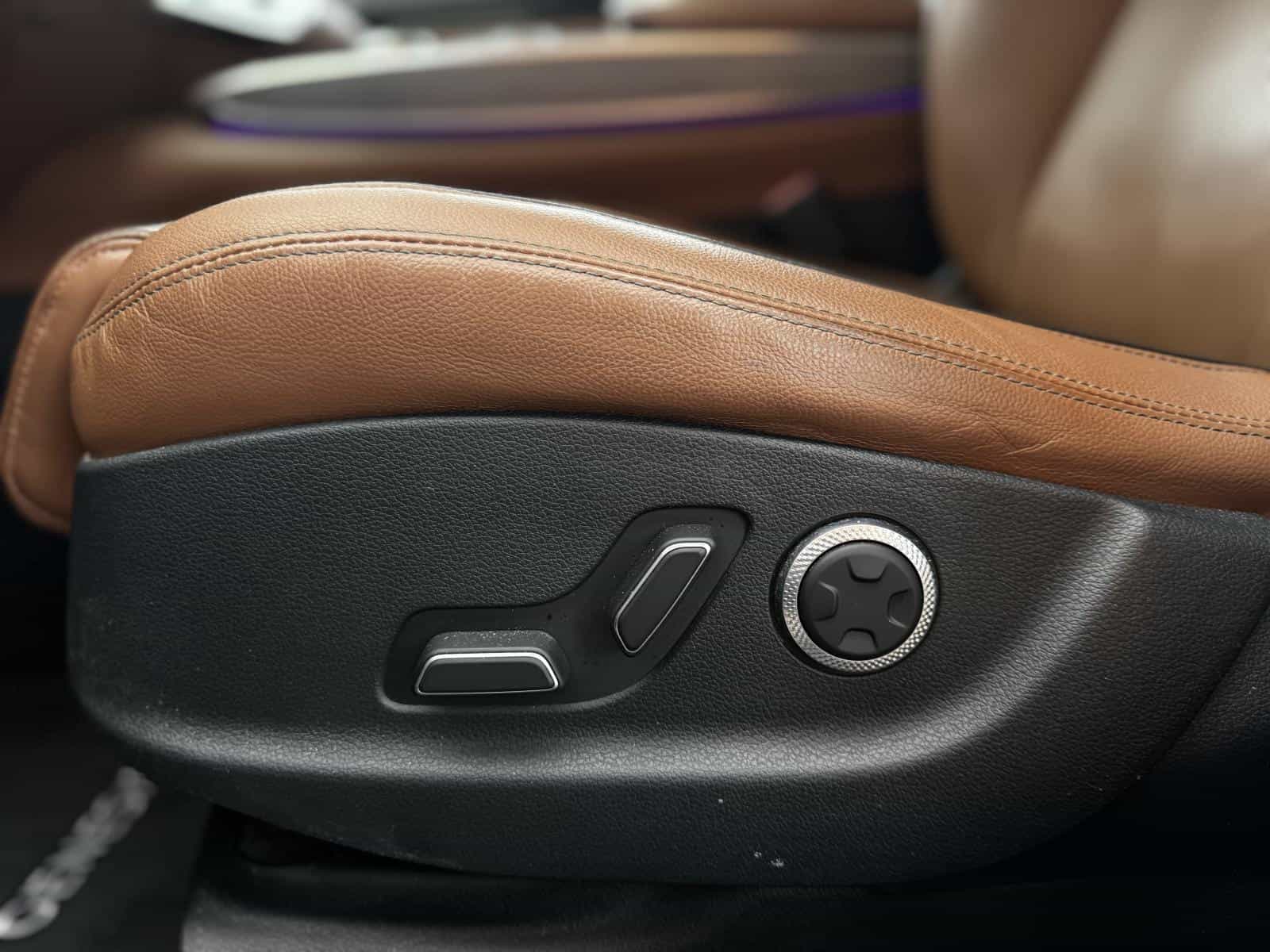 2022 Genesis GV70 Advanced Plus 2.5T - Image 12