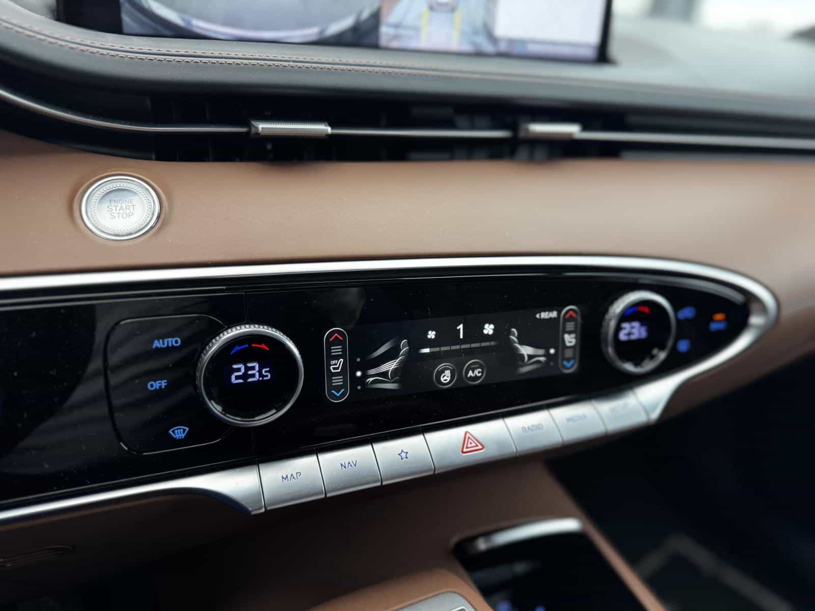 2022 Genesis GV70 Advanced Plus 2.5T - Image 20