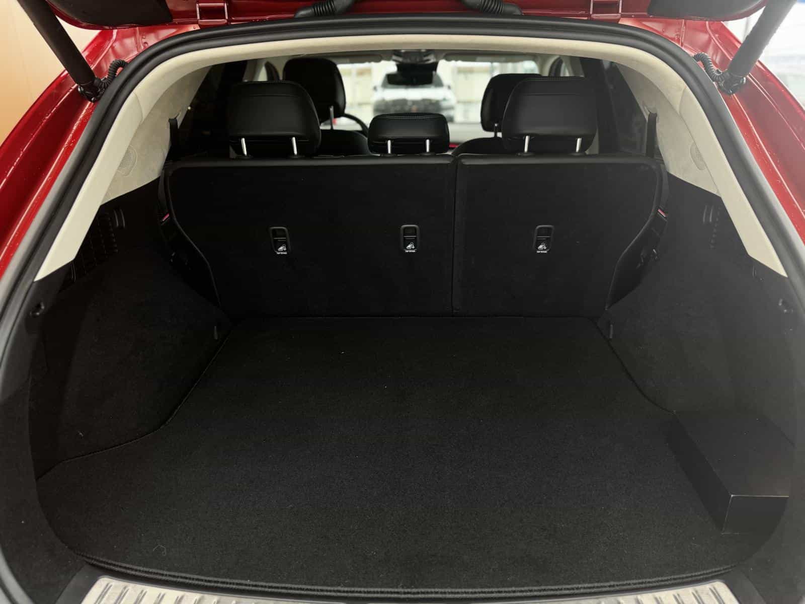 2026 Genesis GV70 Prestige 2.5T - Image 8