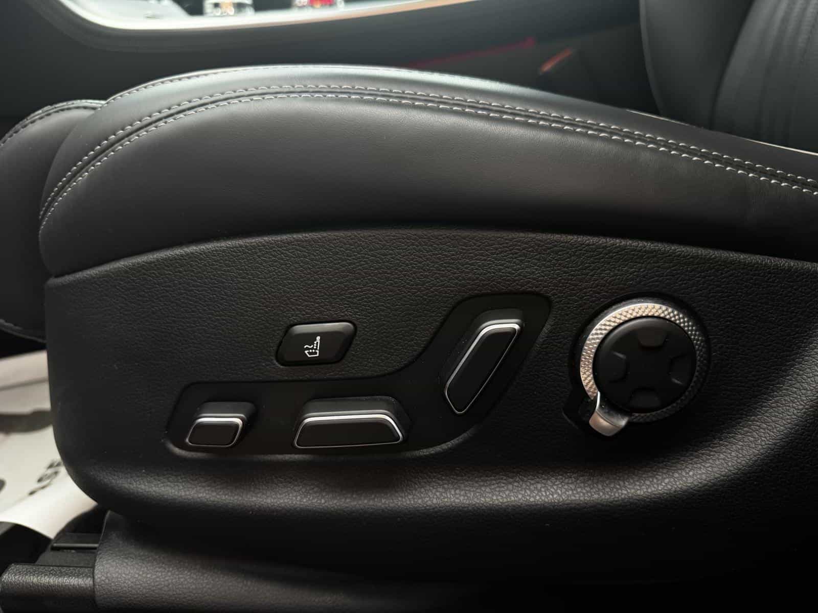 2026 Genesis GV70 Prestige 2.5T - Image 13