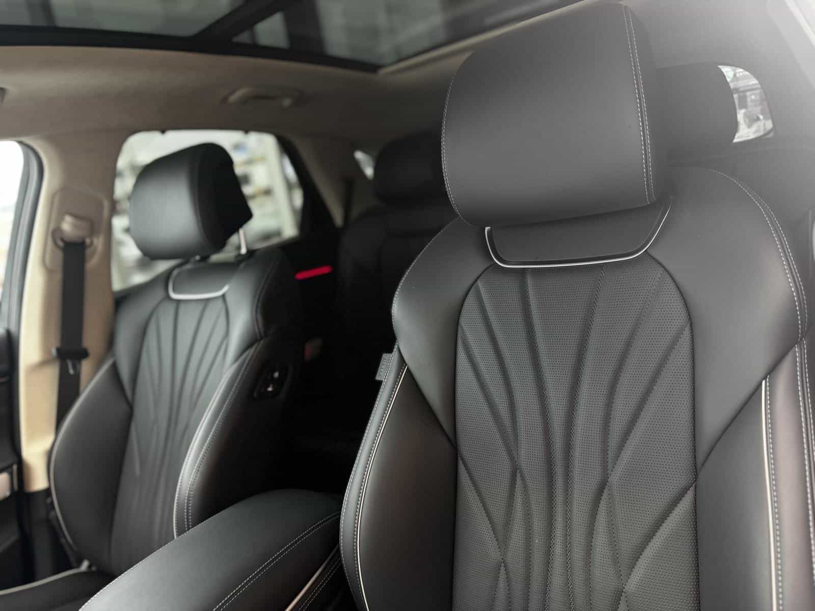 2026 Genesis GV70 Prestige 2.5T - Image 15