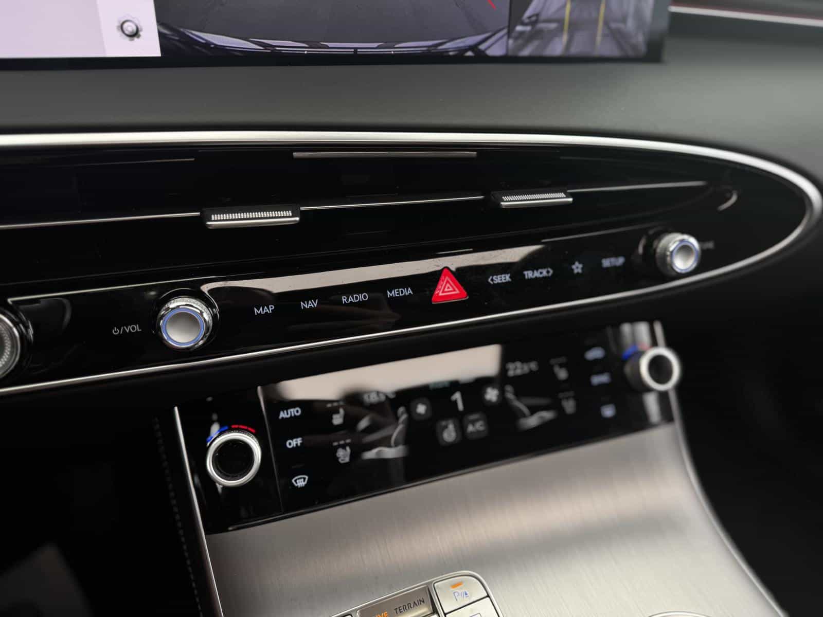 2026 Genesis GV70 Prestige 2.5T - Image 21