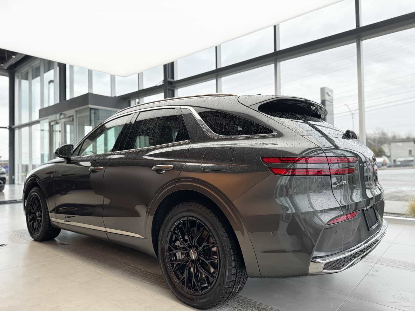 2026 Genesis GV70 Prestige 2.5T - Image 5