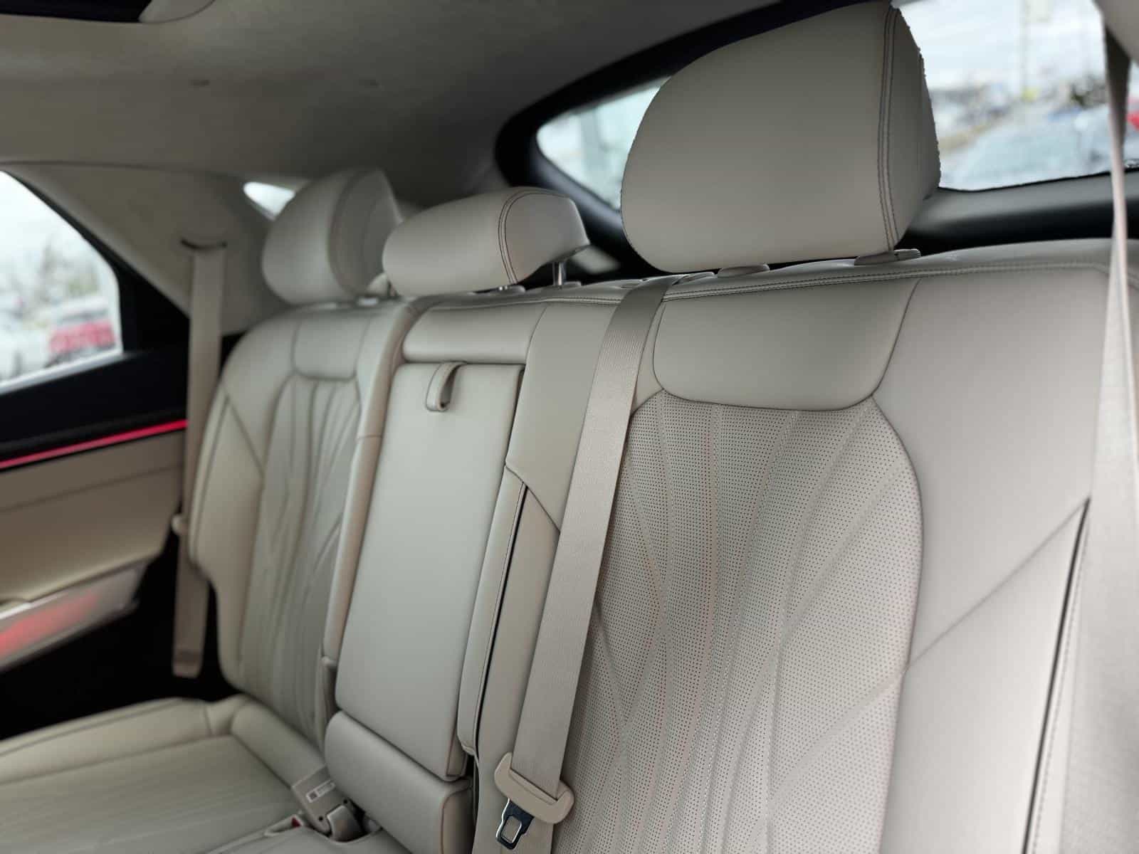 2026 Genesis GV70 Prestige 2.5T - Image 10