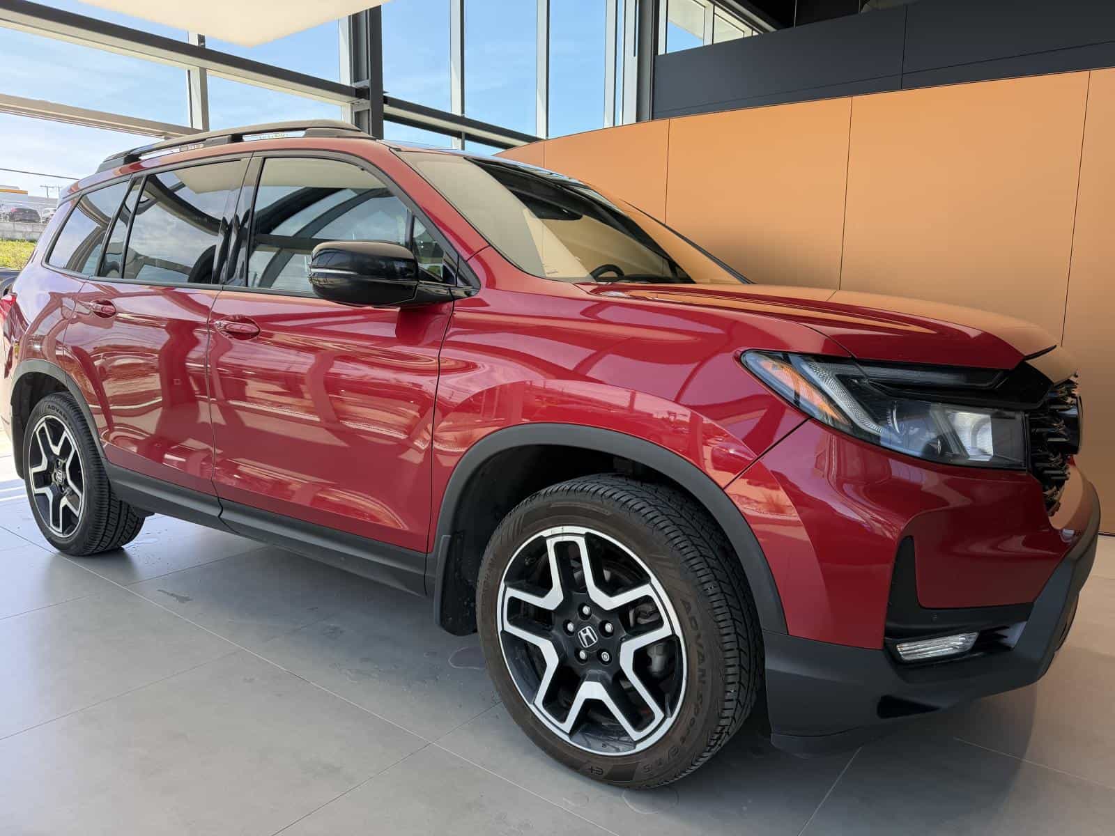 2022 Honda Passport Touring - Image 1