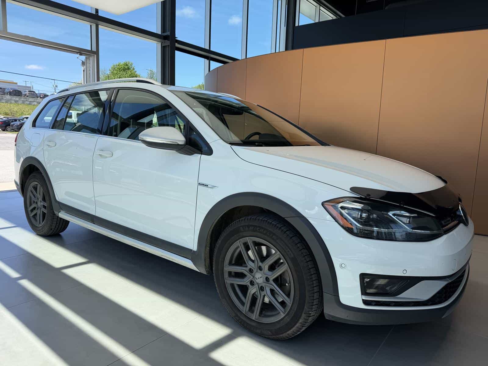 2019 Volkswagen Golf Sportwagen 1.8 TSI - Image 1