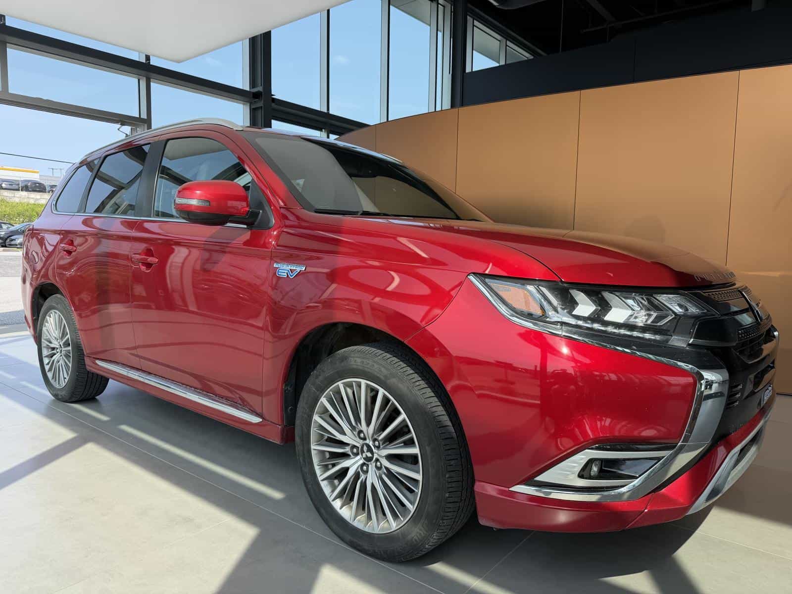 2020 Mitsubishi Outlander PHEV - Image 1