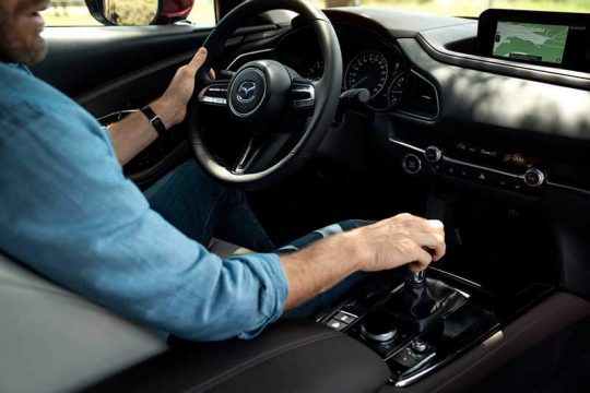 Mazda cx 30 2020 console volant et levier vitesse
