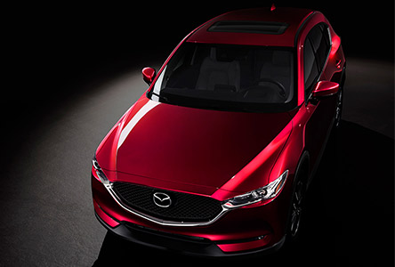 Rouge vibrant Mazda